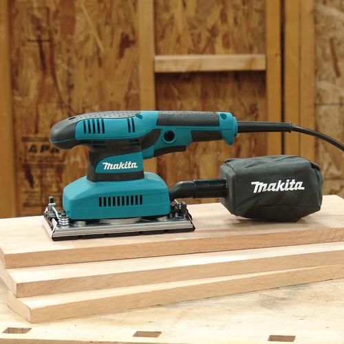 Lixadeira orbital para uso de lixa 93 x 228 mm 190 watts com coletor de p� - BO3710  110V