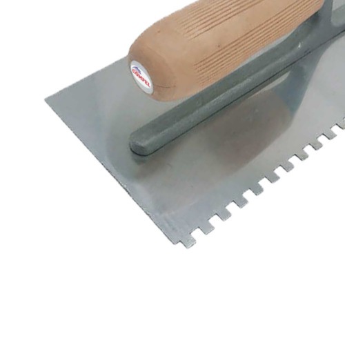 Desempenadeira em a�o dentada 27 x 12 cm