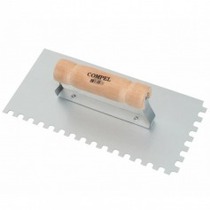 Desempenadeira em a�o dentada com cabo de madeira 12 x 25,5 cm - 0.2401