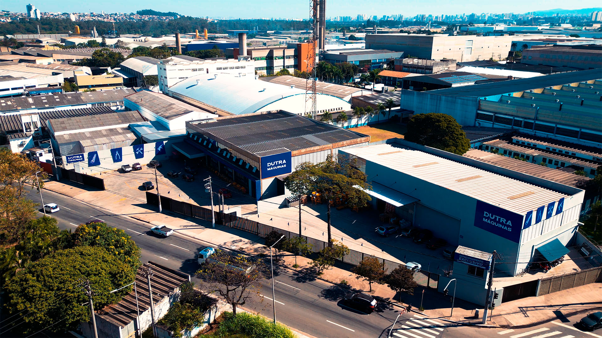 Foto da loja Dutra Máquinas no bairro de Cumbica em Guarulhos/SP